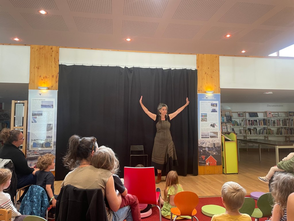 Comment l’art s’invite-t-il auprès du jeune public de l’Oisans&nbsp;?